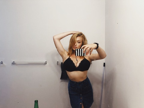 classicblonde header picture leakfans.com