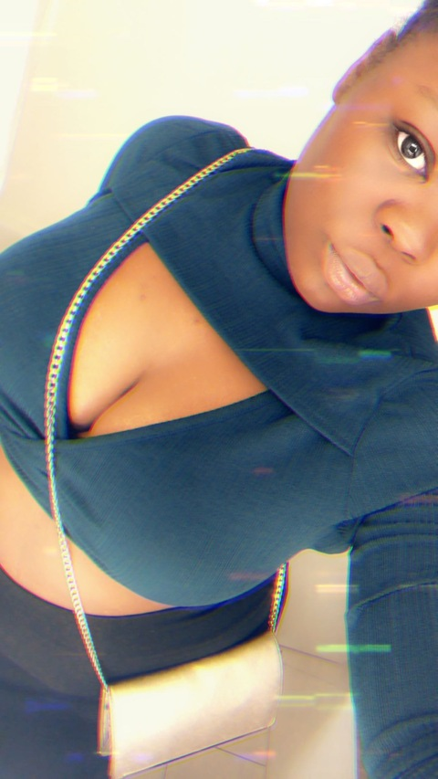 closetfreakum header picture leakfans.com