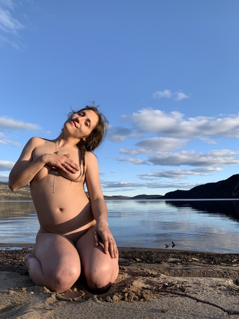 cotenordnakedexplorer header picture leakfans.com