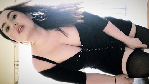 curvybrit header picture leakfans.com