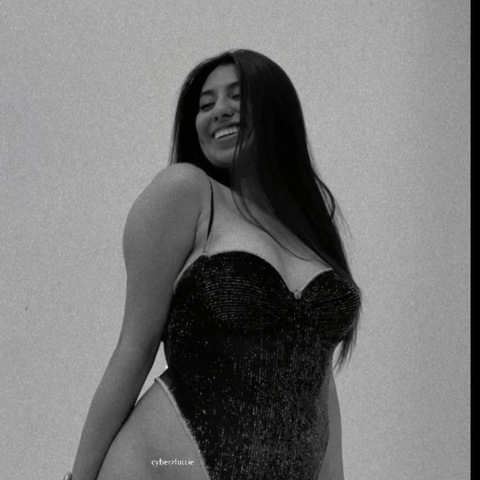 cyber.zluttie header picture leakfans.com