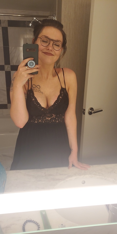 danaforshow header picture leakfans.com