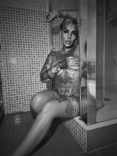 danaprince header picture leakfans.com