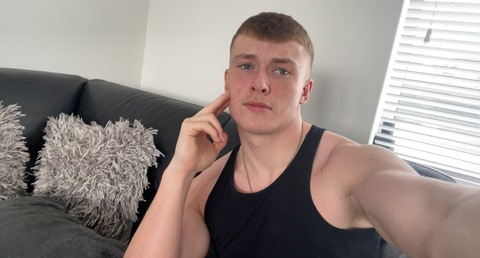 davieravie header picture leakfans.com