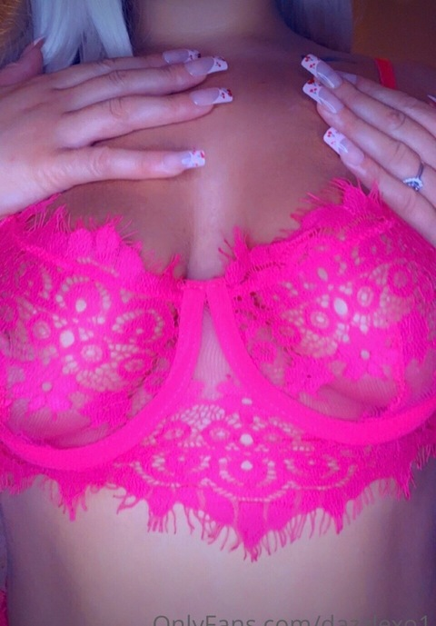 dazzlexo1 header picture leakfans.com