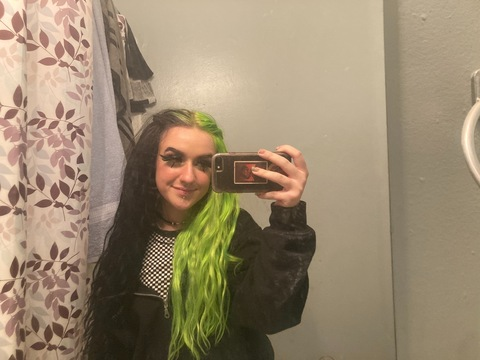 deadmothgirl header picture leakfans.com