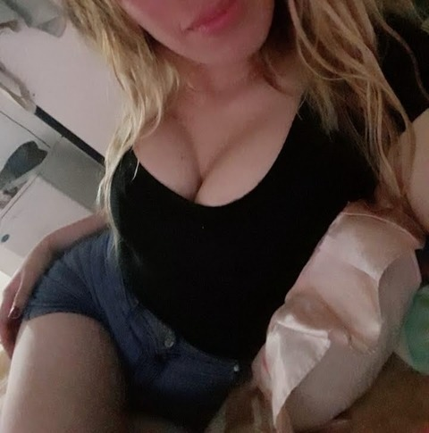 debbiedemon69 header picture leakfans.com