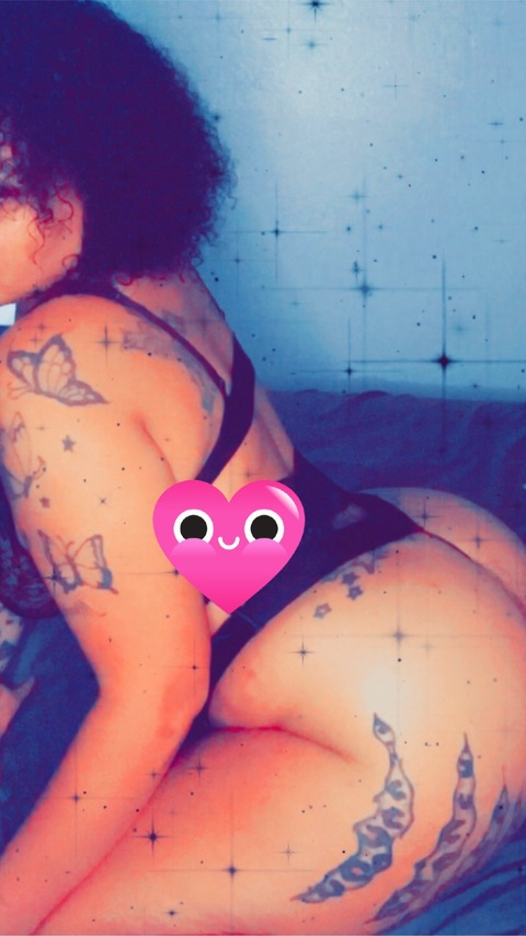 dsoluvely header picture leakfans.com