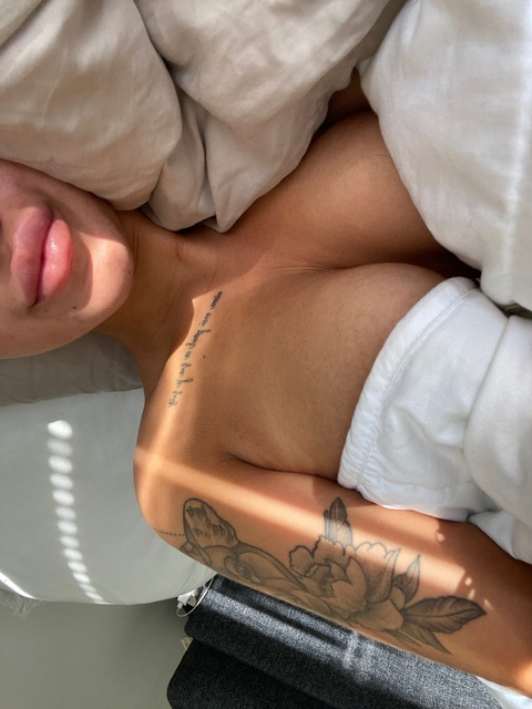 elinhanna header picture leakfans.com