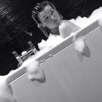 em_mid profile picture leakfans.com