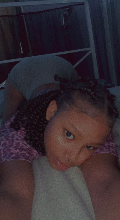 emilia_69 header picture leakfans.com