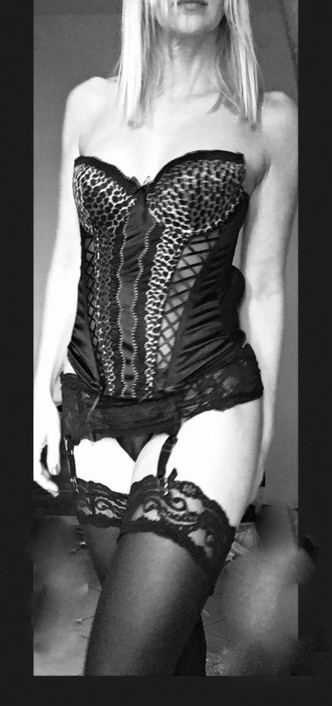 evamiller header picture leakfans.com