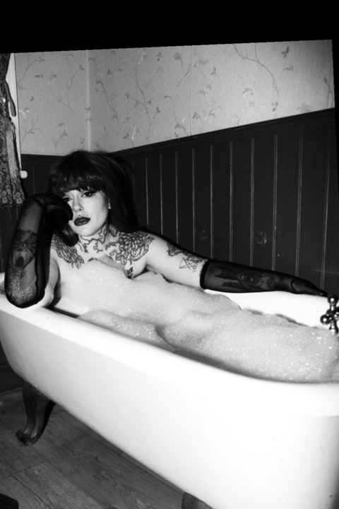 everythings_sin header picture leakfans.com