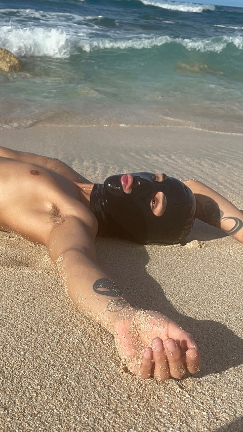 ewwwgross header picture leakfans.com