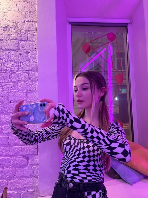 f63.9.olya header picture leakfans.com