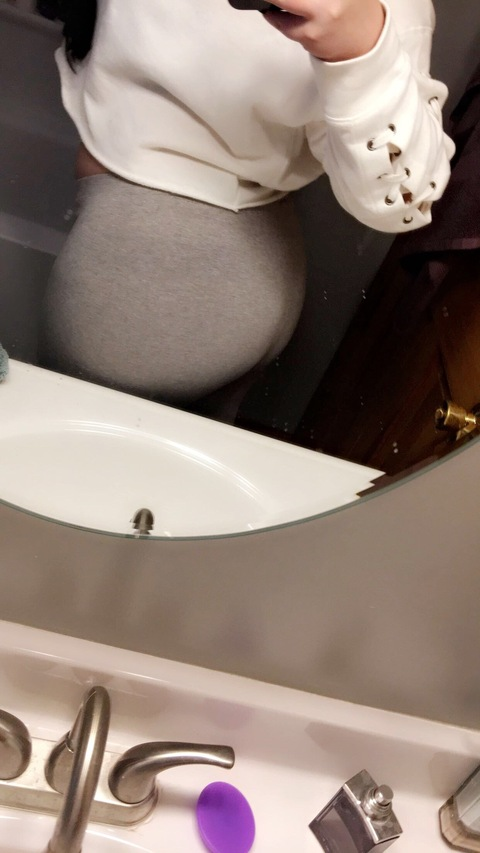 fake_ass_saige header picture leakfans.com