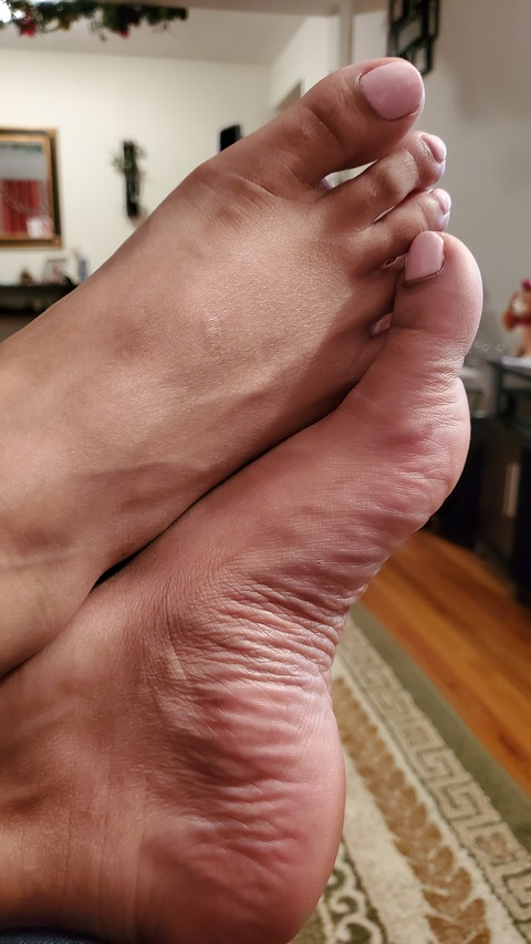 Header of feet_goddess23