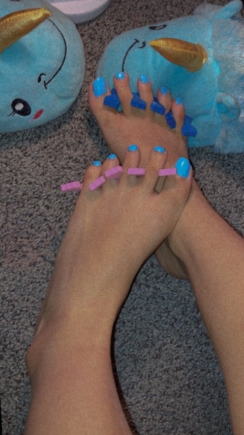 Header of feetpicsb