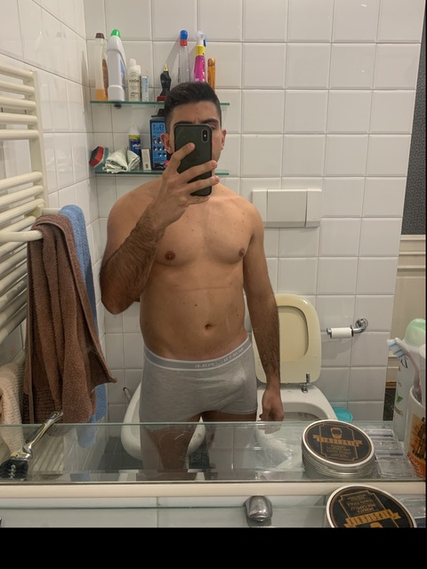 frankieit header picture leakfans.com