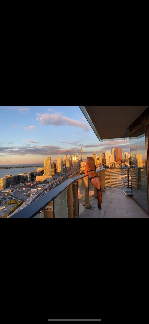 frankieshow header picture leakfans.com