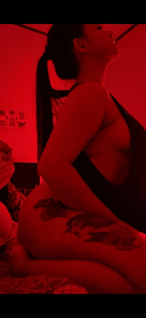 g10le header picture leakfans.com