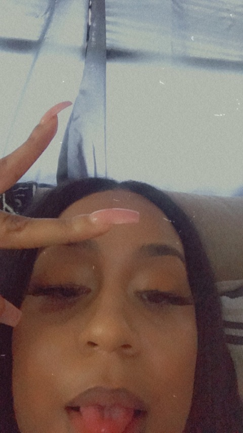 girlslovevalerie header picture leakfans.com