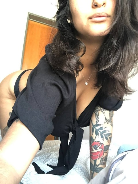 gugaworld header picture leakfans.com