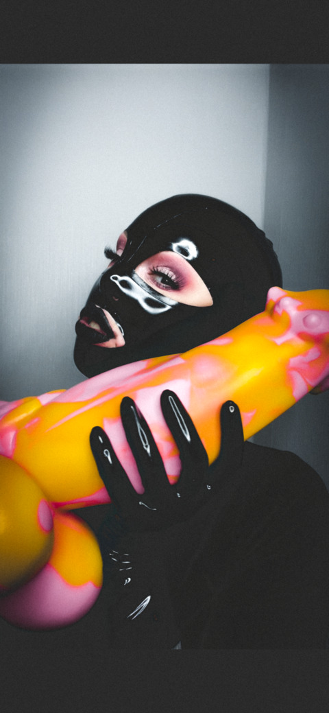 gwenethellis header picture leakfans.com