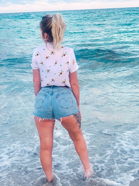 hello_sunshine123 header picture leakfans.com