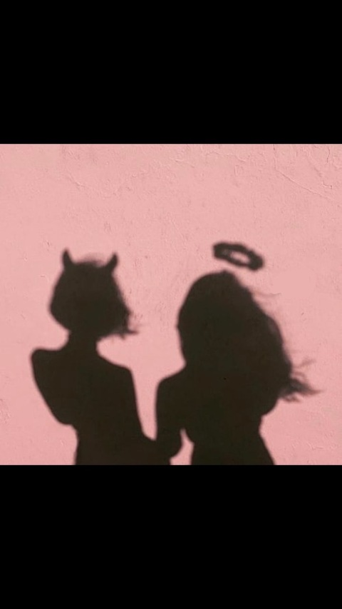 holapaola810 header picture leakfans.com