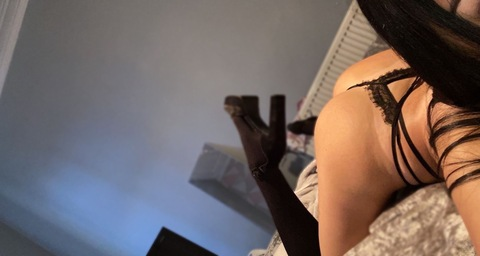 hollylouxx header picture leakfans.com