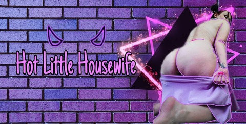 hotlittlehousewife header picture leakfans.com