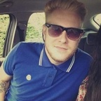 hugetits profile picture leakfans.com