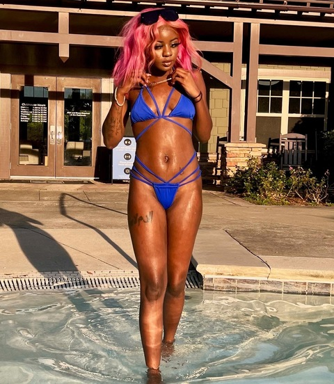 hughhefnersdaughter header picture leakfans.com