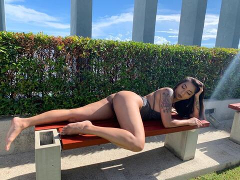 iampocahontas header picture leakfans.com