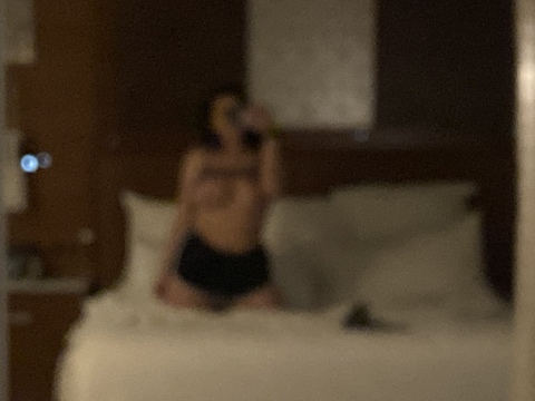 imallyadams header picture leakfans.com