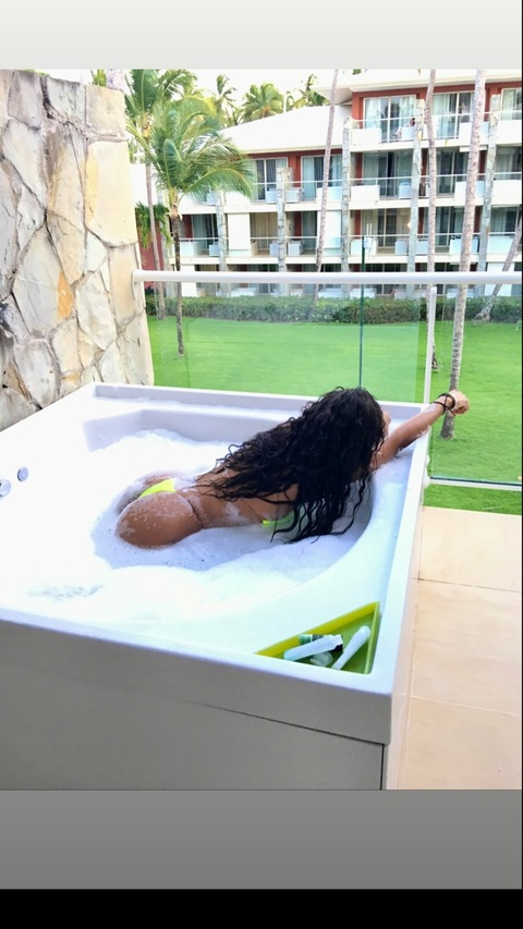 itspriscila header picture leakfans.com