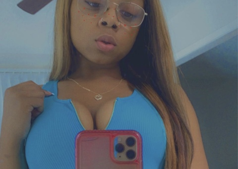 itssweettia header picture leakfans.com