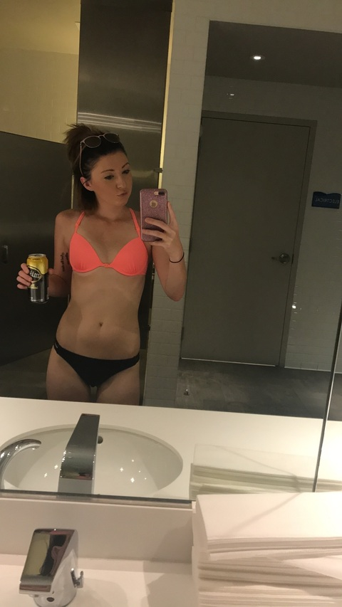 itsyagirlmaddi header picture leakfans.com