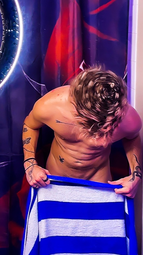 iztreylander.vip header picture leakfans.com