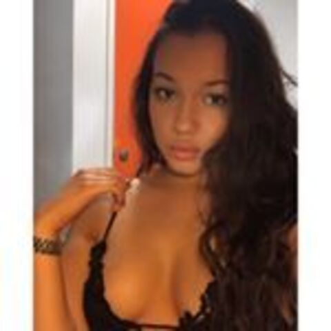 izzyinthemix header picture leakfans.com