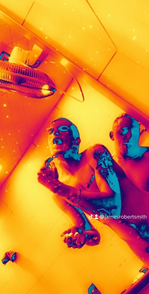 james121890 header picture leakfans.com