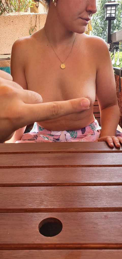 joliealessandro header picture leakfans.com