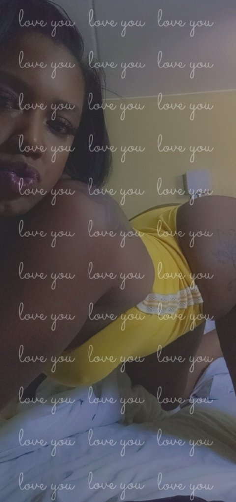 juicyythasavage header picture leakfans.com