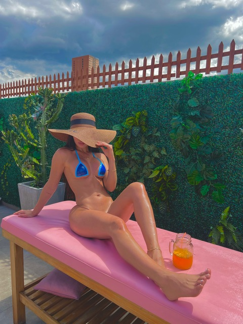 julianagomeza header picture leakfans.com