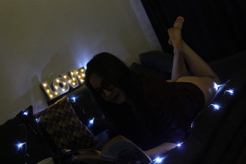 julieta_smile18 header picture leakfans.com