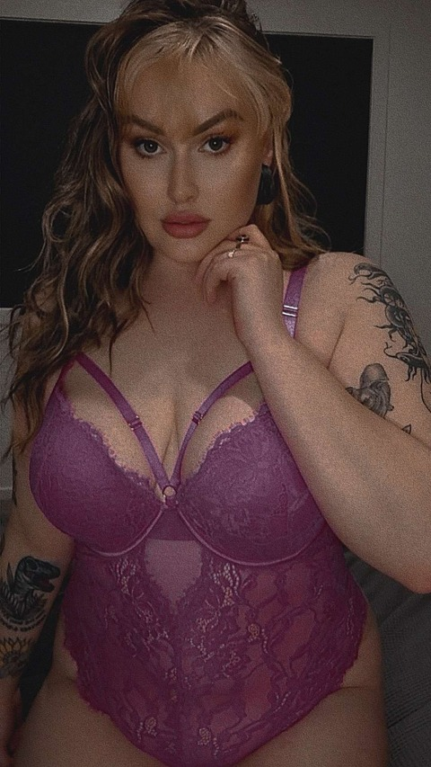 k1ttyiris header picture leakfans.com