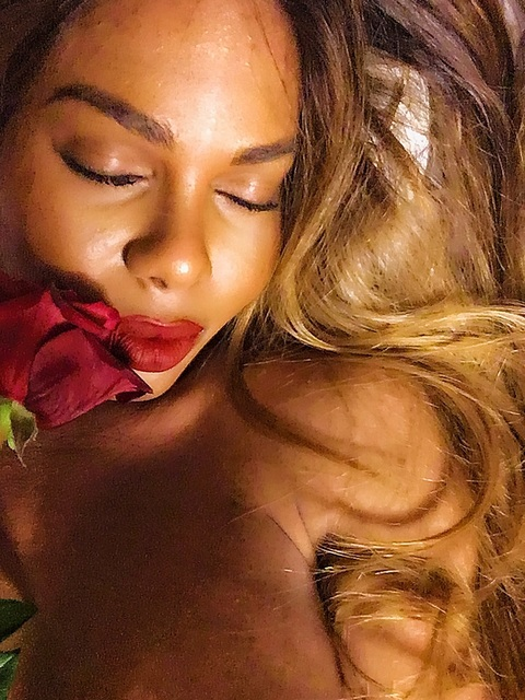 karadiaz header picture leakfans.com