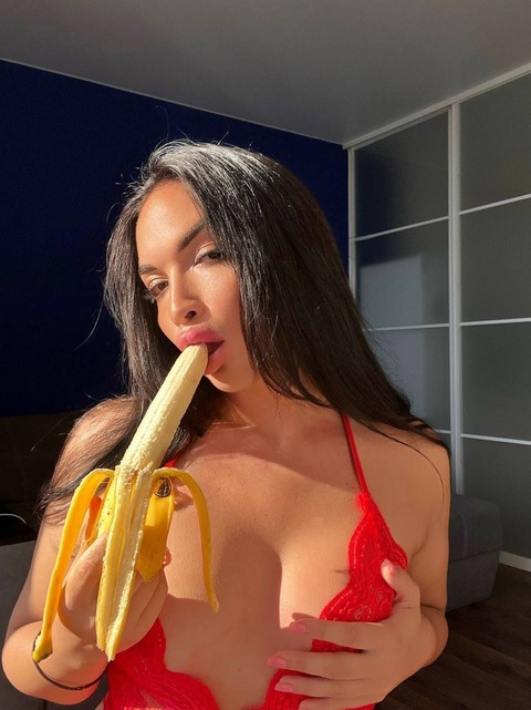 karolinawhitee header picture leakfans.com