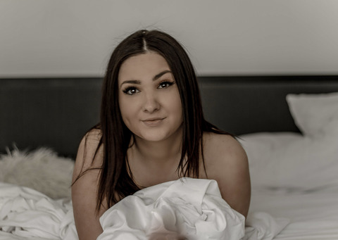 katiebabbbyyy header picture leakfans.com